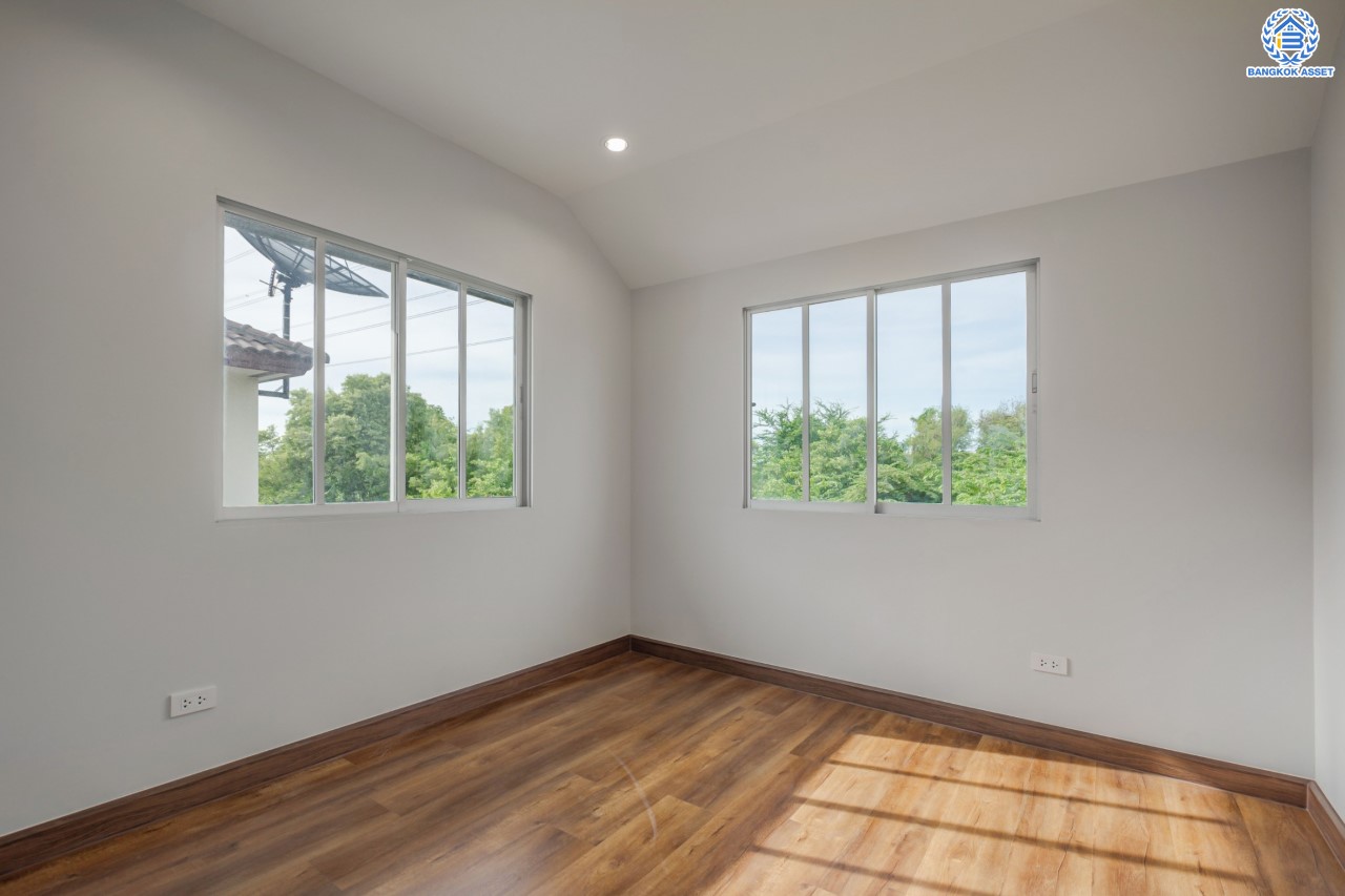 บ้านมือสองตกแต่งใหม่ แบรนด์ LH ม.ชัยพฤกษ์ เพชรเกษม81 พร้อมรองรับทุกความสุข บนเนื้อที่ 50.3 ตร.ว. ฟังก์ชัน 3 ห้องนอน 2 ห้องน้ำ 2 ที่จอด บนทำเลใกล้ The Mall บางแค รถไฟฟ้า "สถานีหลักสอง" ทางด่วน "พระราม2" และเชื่อมสู่ ถ.พุทธมณฑลสาย4 เพียง 5 นาที*